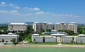 รอยัล พลา คลิฟ บีช รีสอร์ต แอนด์ สปา